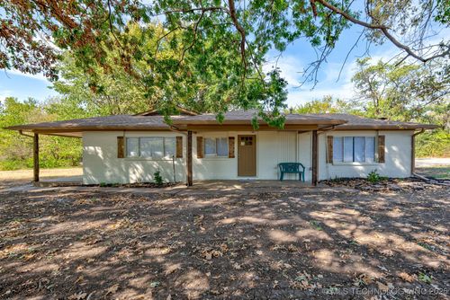 1719 Se Hilltop Dr, Bartlesville, OK, 74006-6709 | Card Image