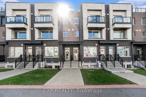 770 Mikinak Rd, Ottawa, ON, K1K5A5 | Card Image