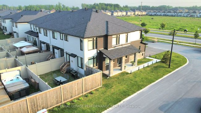 665 Cordelette Cir, House attached with 3 bedrooms, 3 bathrooms and 4 parking in Orleans ON | Image 45