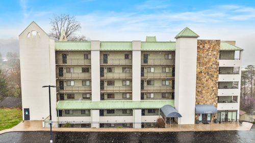 301-354 E Holly Ridge Rd, Gatlinburg, TN, 37738-3441 | Card Image