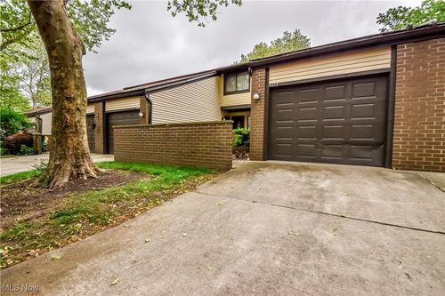 4473 Habersham Ln S, Richmond Heights, OH, 44143-2614 | Card Image
