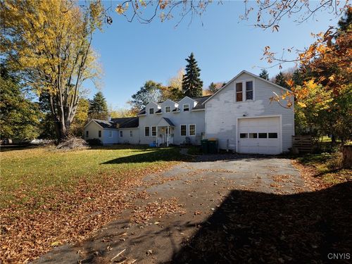 386 Pawling St, Watertown, NY, 13601-4135 | Card Image