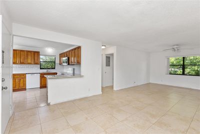 A3 - 2225 Monroe St, Condo with 2 bedrooms, 2 bathrooms and null parking in Hollywood FL | Image 2