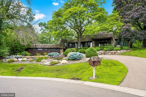 6216 Braeburn Cir, Edina, MN, 55439-2548 | Card Image