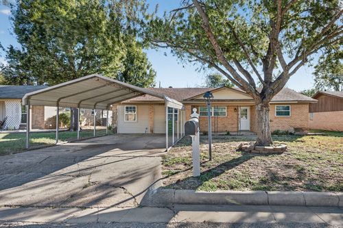 2107 Se 24th Ave, Mineral Wells, TX, 76067-7609 | Card Image