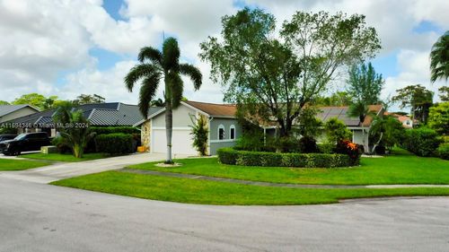 815-815 Caraway Ct, Wellington, FL, 33414-8211 | Card Image