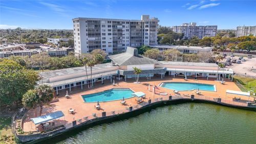 286-1401 Ne Miami Gardens Dr, Miami, FL, 33179-4801 | Card Image