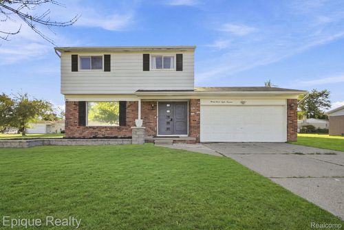 27819 Westcott Crescent Cir, Farmington Hills, MI, 48334-5315 | Card Image