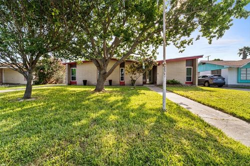 123 E Janin Cir, Portland, TX, 78374-1409 | Card Image