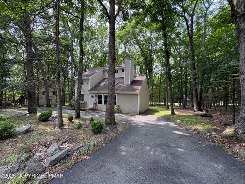 319 Hyland Dr, East Stroudsburg, PA, 18301-6723 | Card Image