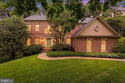 11711 Saddle Crescent Cir, Oakton, VA, 22124-2339 | Card Image