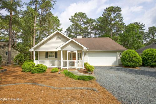 225 Adams Cir, Pinehurst, NC, 28374-8061 | Card Image