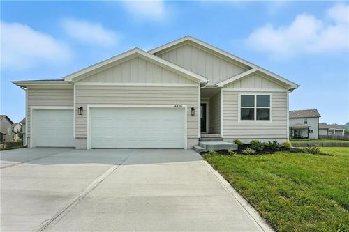 4420 Sw Grindstone Cir, Lee's Summit, MO, 64082-4218 | Card Image