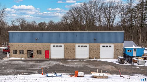 79 W Dudley Town Rd, Bloomfield, CT, 06002-1315 | Card Image