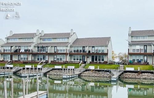 1661 N Windward Dr, Port Clinton, OH, 43452-3669 | Card Image