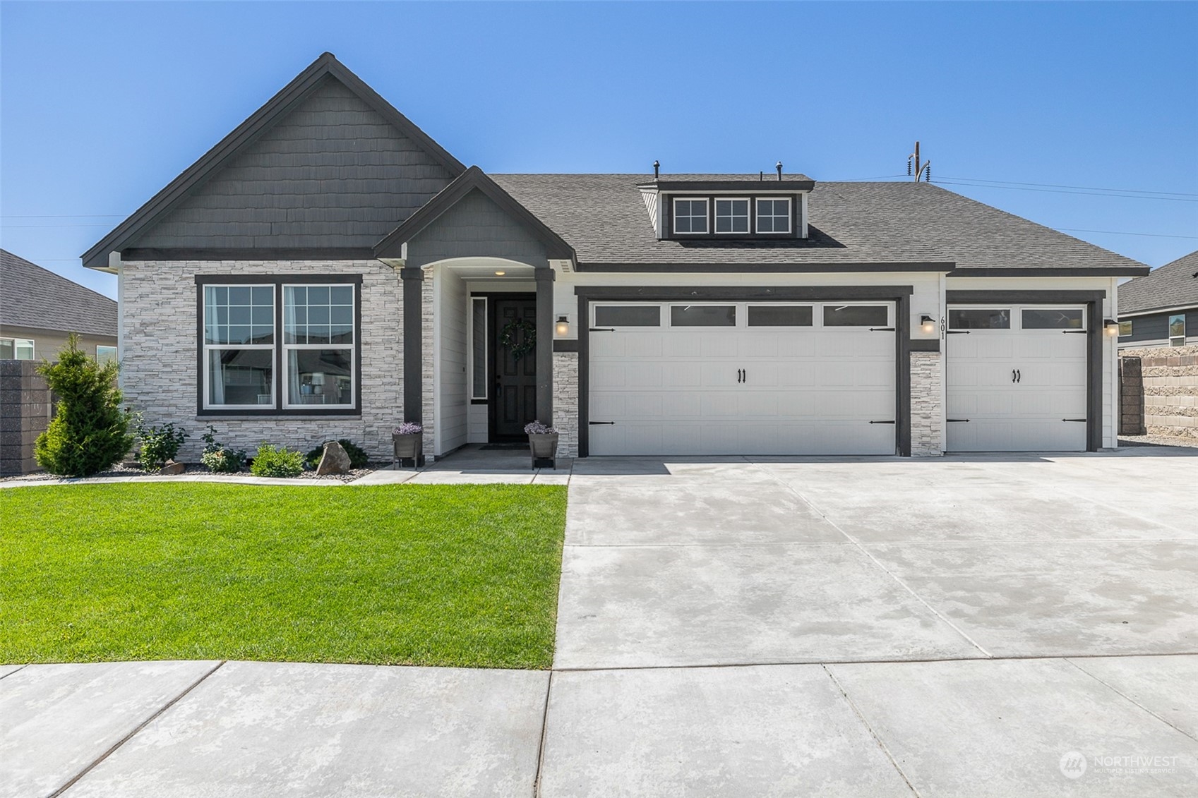 Annapurna Ave, West Richland, WA 99353