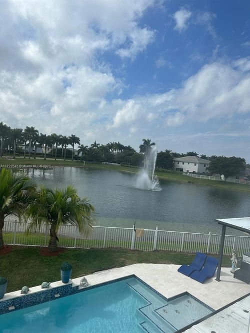 318 Ne 31st Ave, Homestead, FL, 33033-7270 | Card Image
