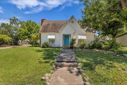 1002 W 3rd St, Clifton, TX, 76634-1404 | Card Image