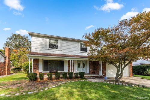 18230 Rainbow Dr, Lathrup Village, MI, 48076-4519 | Card Image