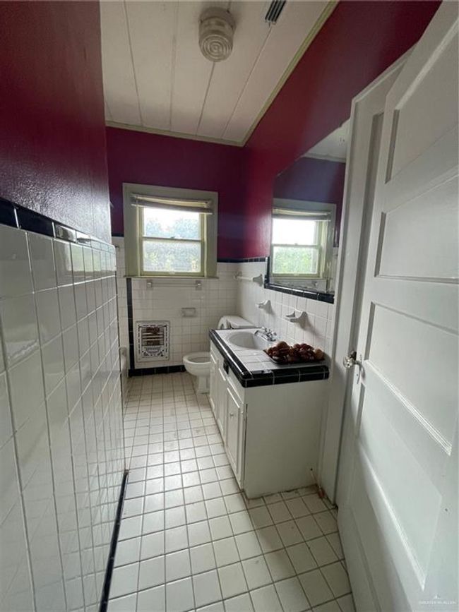 129 E Jones Ave, House other with 3 bedrooms, 3 bathrooms and 2 parking in Pharr TX | Image 10