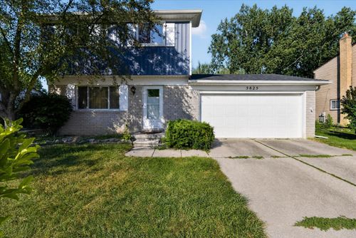 5825 Huntington Avenue, Ypsilanti, MI, 48197 | Card Image