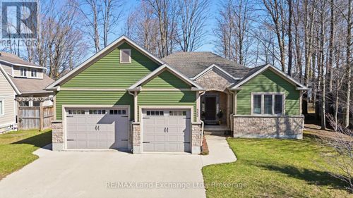 353 Stickel St, Port Elgin, ON, N0H2C1 | Card Image