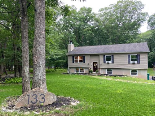 133 Cherry Hill Cir, Hawley, PA, 18428-4018 | Card Image