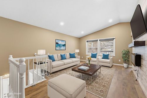 3737 Gershwin Ln N, Oakdale, MN, 55128-2945 | Card Image