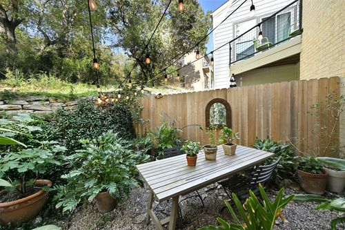 b-6-6600 Valleyside Rd, Austin, TX, 78731-3196 | Card Image