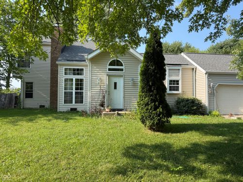5586 Beechwood Ln, New Palestine, IN, 46163-9523 | Card Image