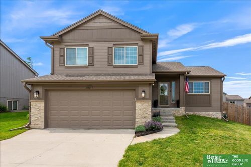 16501 Potter St, Bennington, NE, 68007-1674 | Card Image