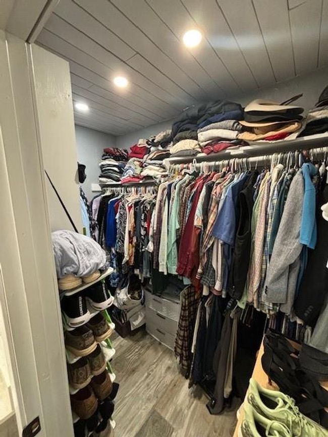 Master closet | Image 25