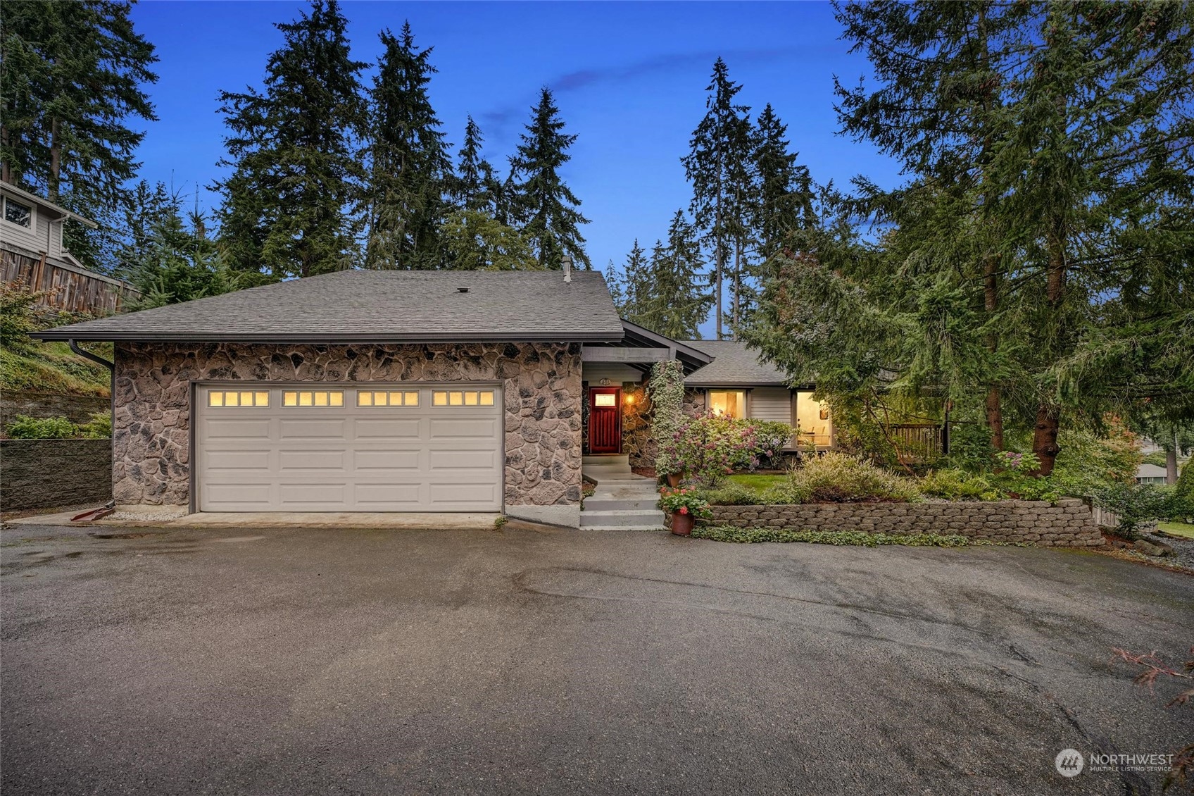 121st St, Puyallup, WA 98373