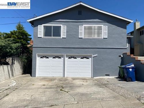 16630 Cowell St, Castro Valley, CA, 94578-1212 | Card Image