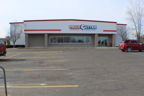 14301 White Creek Ave Ne, Cedar Springs, MI, 49319-8263 | Card Image