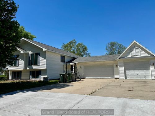 2310 Macron St, Grand Island, NE, 68803-1526 | Card Image