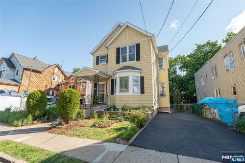 68 Richard St, Passaic, NJ, 07055-2632 | Card Image