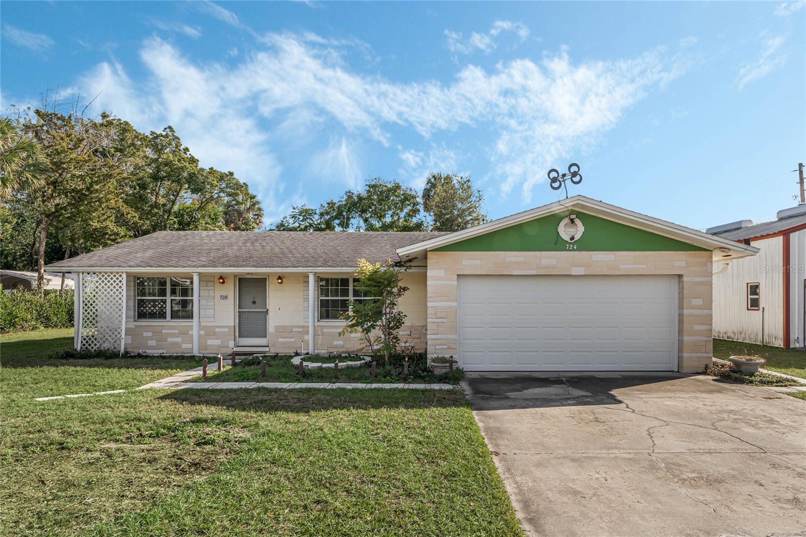 Winogene Ave, Umatilla, FL 32784