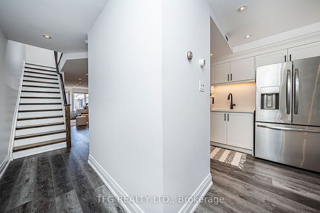 7 - 120 Glen Manor Dr, Condo with 2 bedrooms, 2 bathrooms and 1 parking in Toronto ON | Image 10