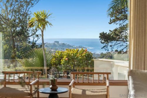 8080 La Jolla Scenic Dr N, La Jolla, CA, 92037-2215 | Card Image