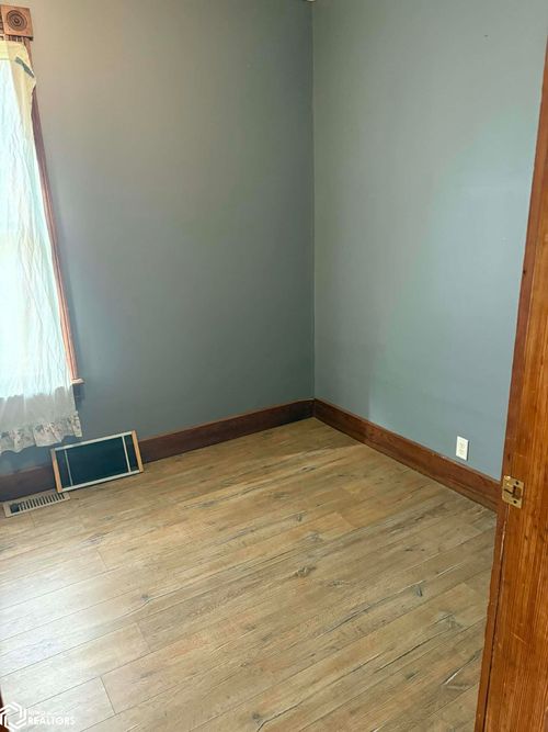 1004 Bartlett St, Burlington, IA, 52601-4620 | Card Image