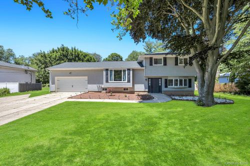 99 Burr Rd, E Northport, NY, 11731-5335 | Card Image
