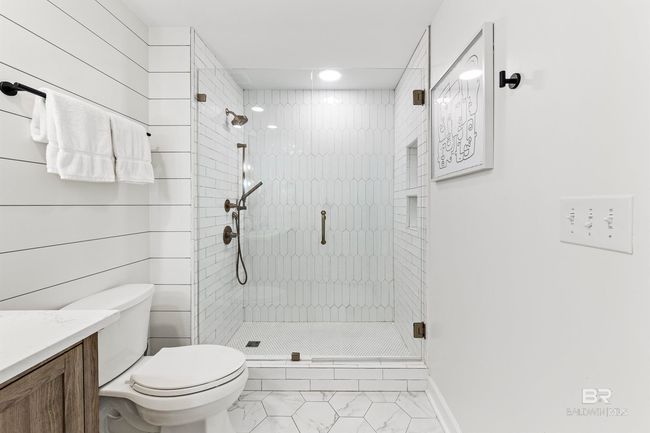 Primary Bathroom | Image 25