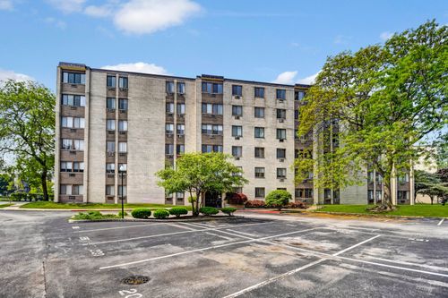 apt-306-9740 S Pulaski Rd, Oak Lawn, IL, 60453-3330 | Card Image