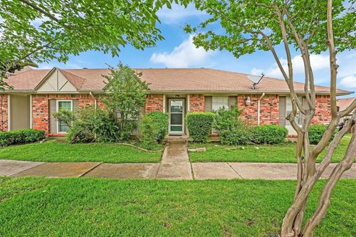 23-76 W Mountain Creek Dr, Grand Prairie, TX, 75052-6212 | Card Image