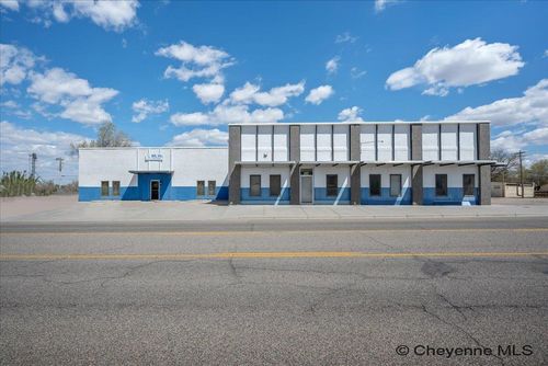 1302 9th St, Wheatland, WY, 82201-2302 | Card Image
