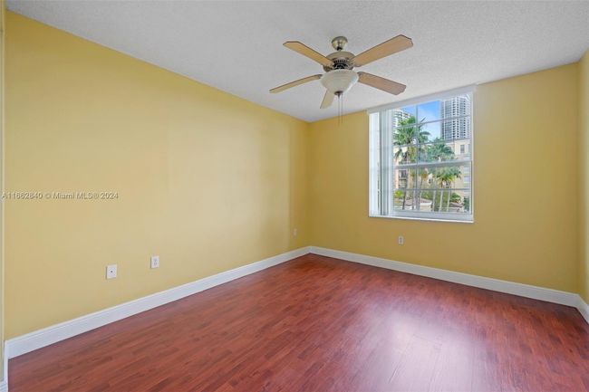 APT-1303 - 520 Se 5 Th Ave, Condo with 3 bedrooms, 2 bathrooms and null parking in Fort Lauderdale FL | Image 7