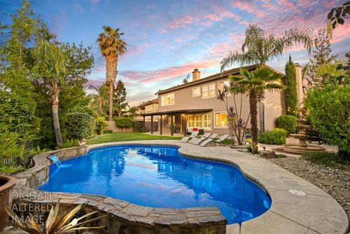 1864 Avondale Dr, Roseville, CA, 95747-8390 | Card Image