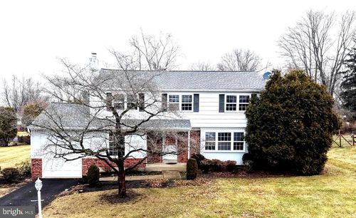 77 Lenape Dr, DOYLESTOWN, PA, 18901-5171 | Card Image