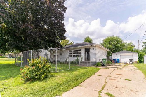 916 Wisconsin St, Waterloo, IA, 50702-1827 | Card Image